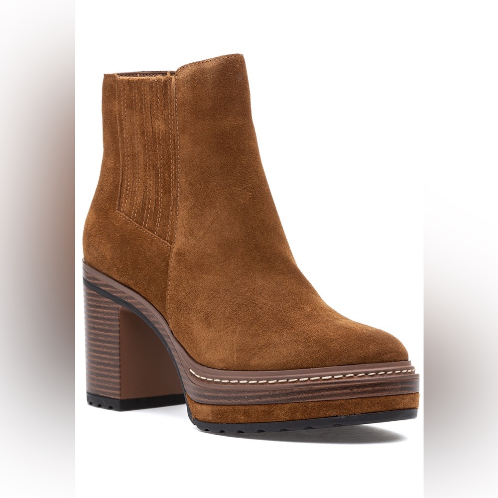 Like-New Steve Madden Cognac Suede & Leather Boot- Size 7. Excellent condition!